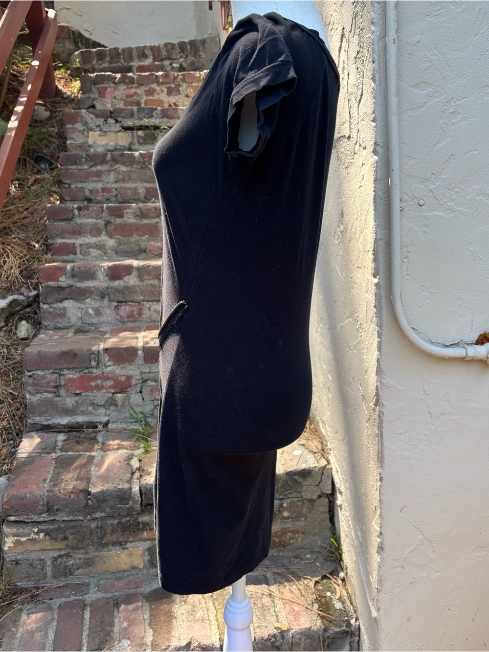 Romeo & Juliet Couture Black Short-Sleeve Mini Dress with Diagonal Zip - Picture 3 of 6
